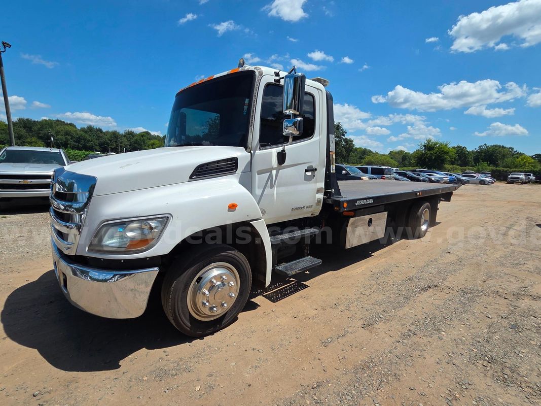 2012 Hino 268 Flat Bed Tow Truck