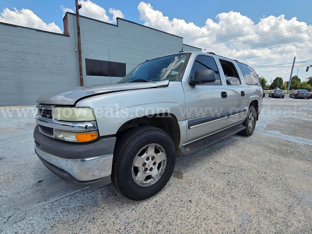 2004 Chevrolet Suburban LS