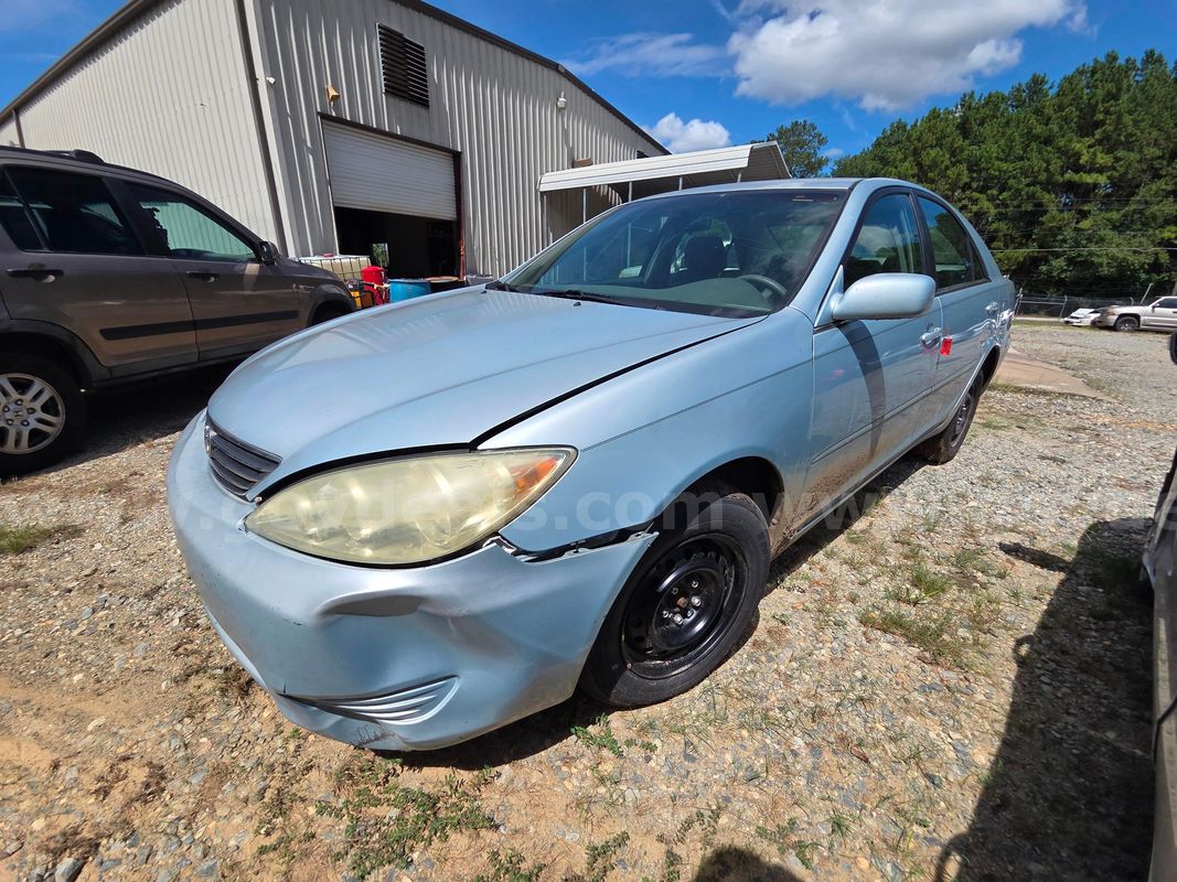 2005 Toyota Camry LE