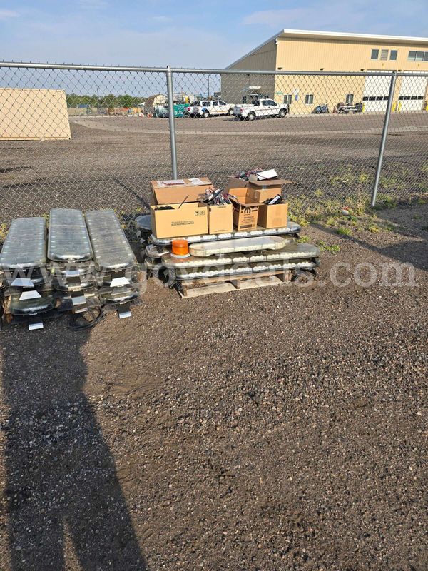 2 pallets of Whelen light bars