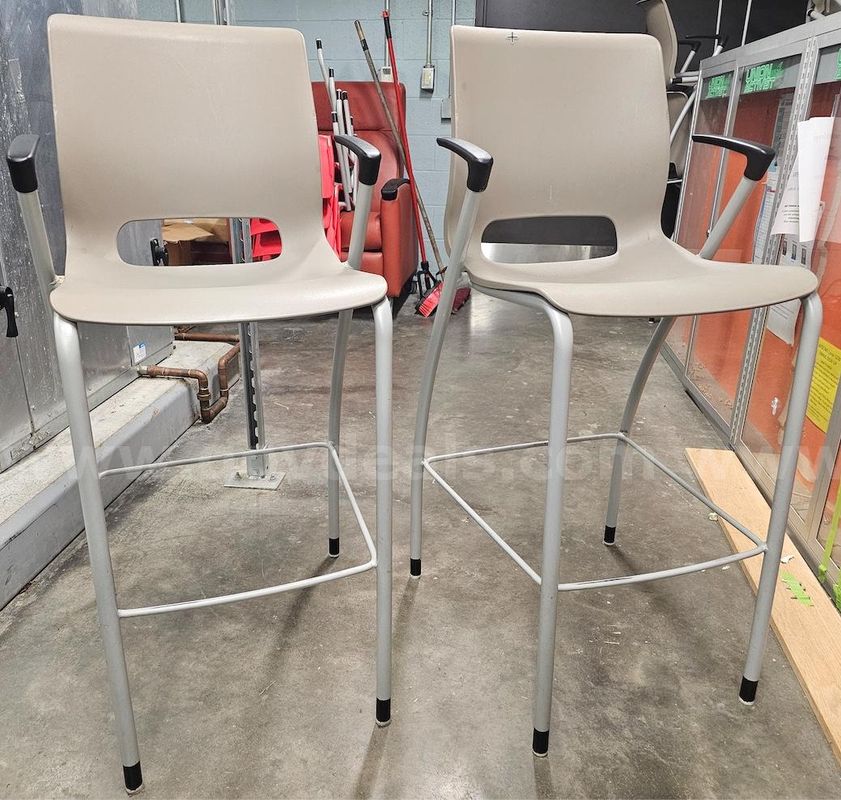 Set of 2 Beige Hard-Back High Chairs