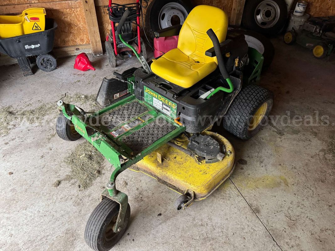 John Deere Zero Turn Mower