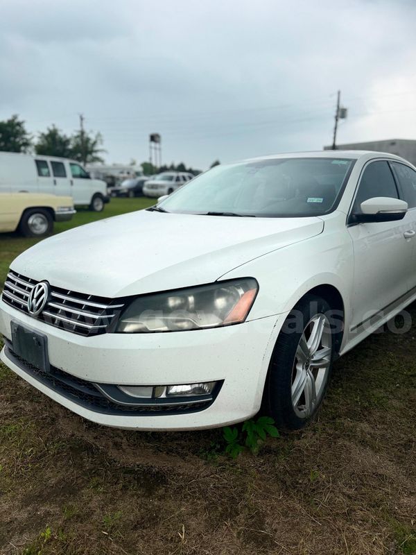 2013 Volkswagen Passat 2.0L TDI SEL Premium