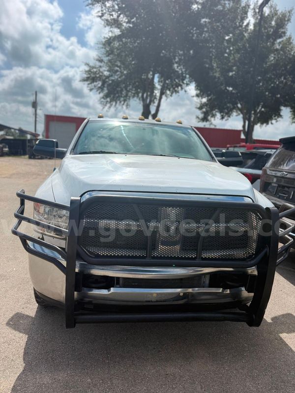 2012 RAM 3500 Crew Cab Pickup – 6.7L Cummins Turbo Diesel