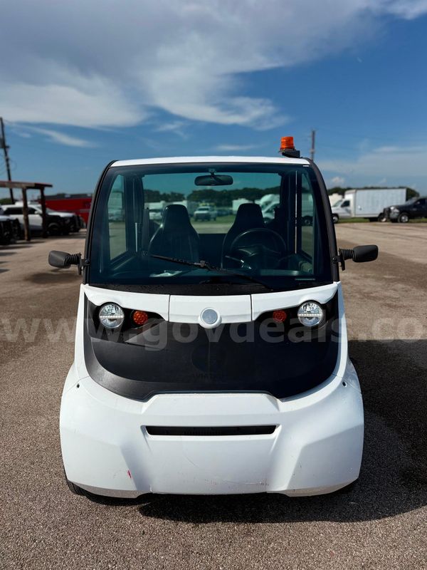 2016 GEM eS Electric Utility Vehicle / Low-Speed Vehicle (LSV)