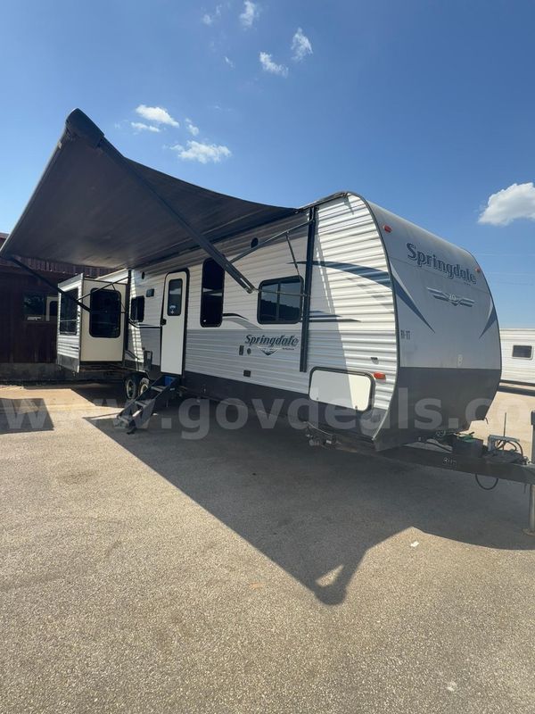 2020 Keystone Springdale 311RE Travel Trailer – 2 Slides – Arctic Package – Fireplace