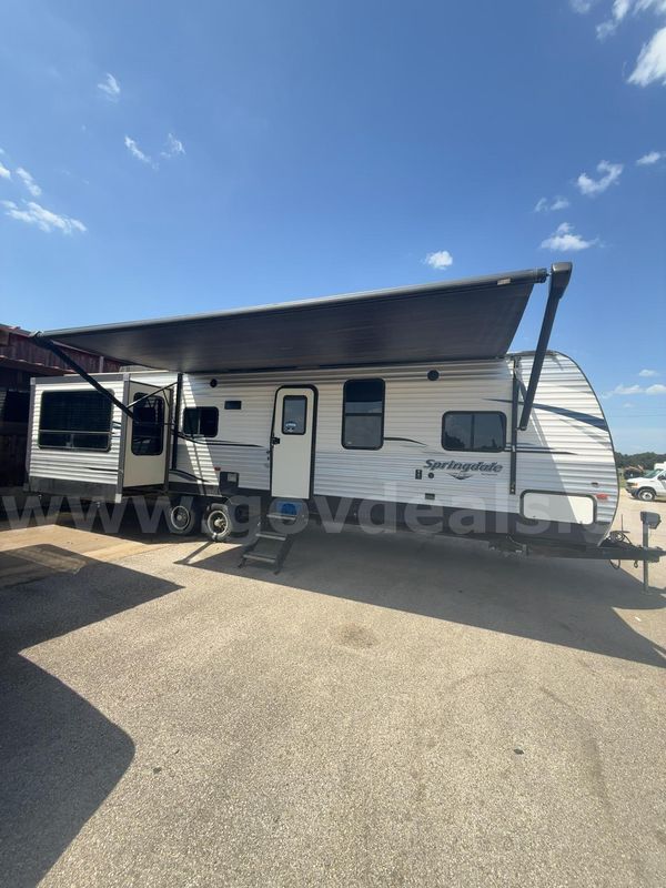 2020 Keystone Springdale 311RE Travel Trailer – 2 Slides – Arctic Package – Fireplace