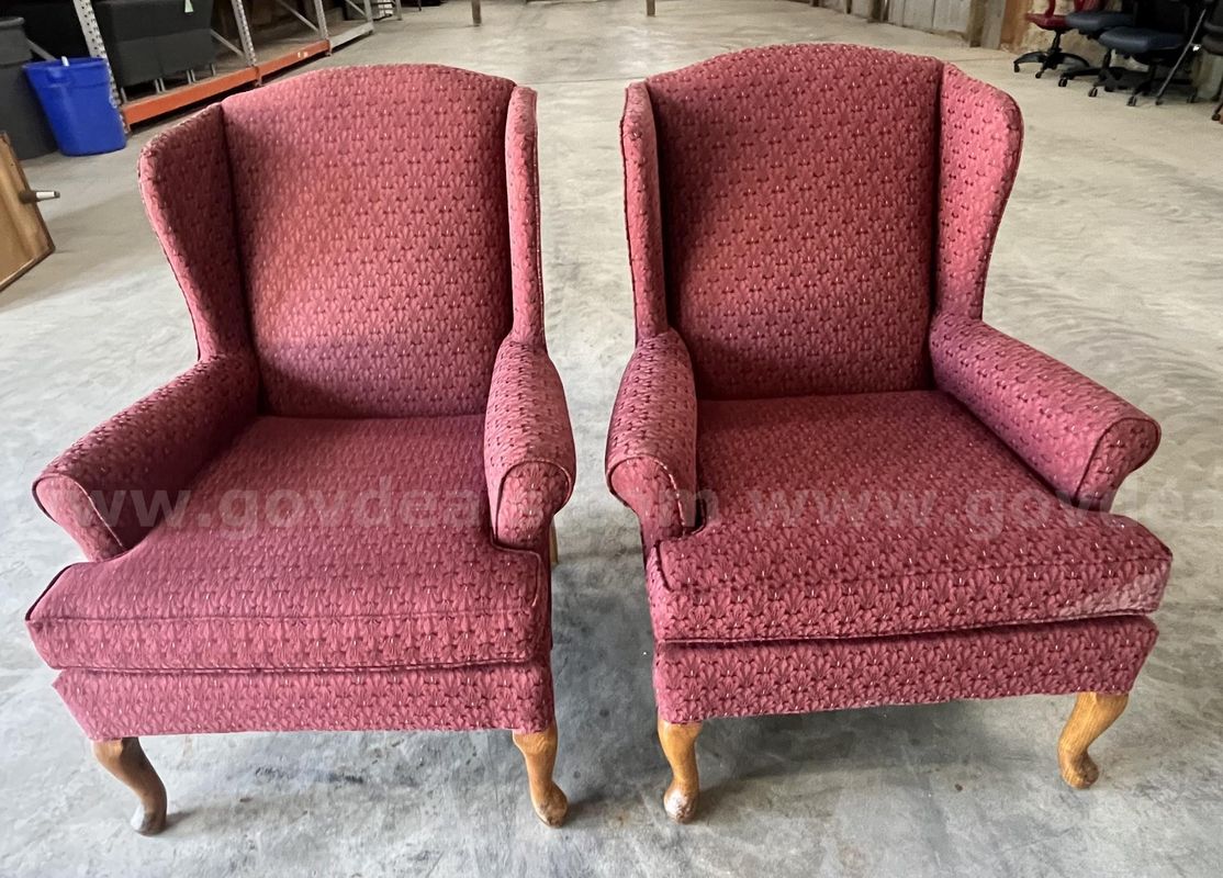 Lot of 2 Chairs
