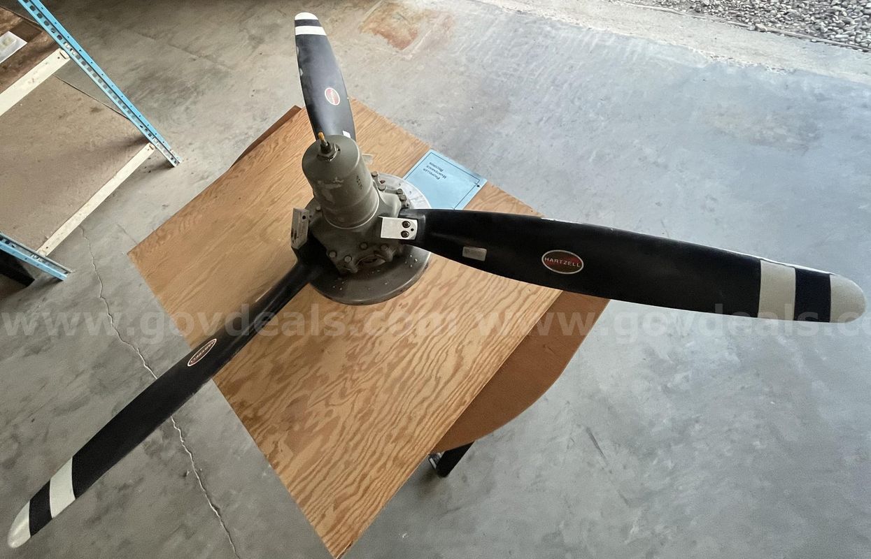 Beech Baron 58 Hartzell 3 Blade Propeller SN: ED3858A