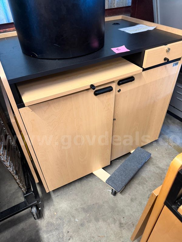 Instructors Lectern and AV Equipment -E Asset 29090