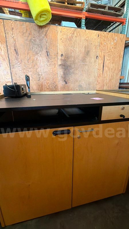 Instructors Lectern and AV Equipment -G Asset 27648