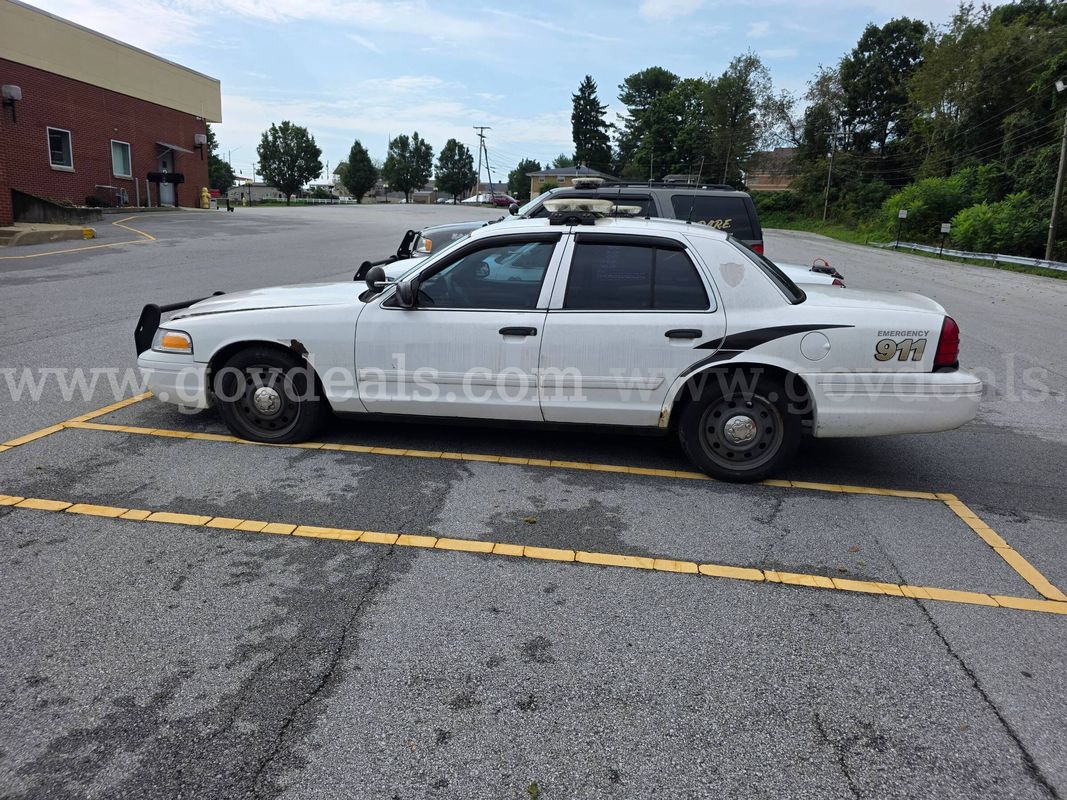 2011 Ford Crown Victoria SEE VIDEO!!!