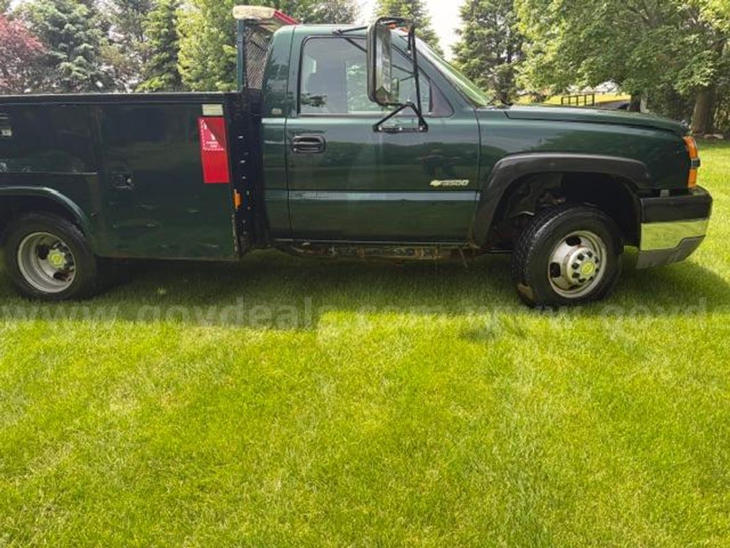 2003 Chevrolet Silverado 3500 with Famous Vortec 8.1L Allison 5 speed Transmission 4WD Only 54,000 Miles! RARE!