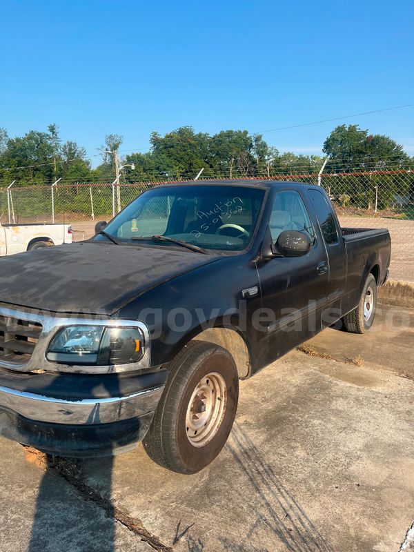 2001 Ford F-150 XLT SuperCab Short Bed 2WD