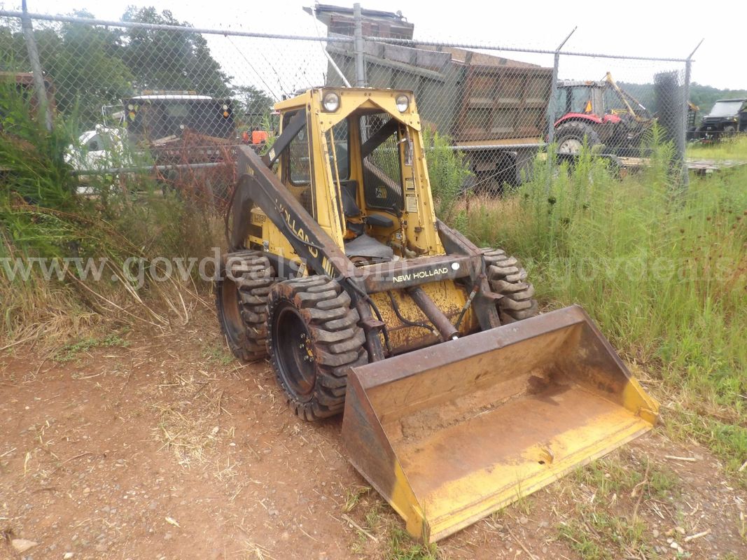 525 new holland skid steer