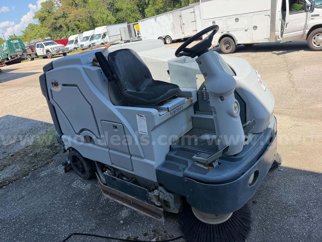 Advance Sc8000 Ride On Floor Sweeper
