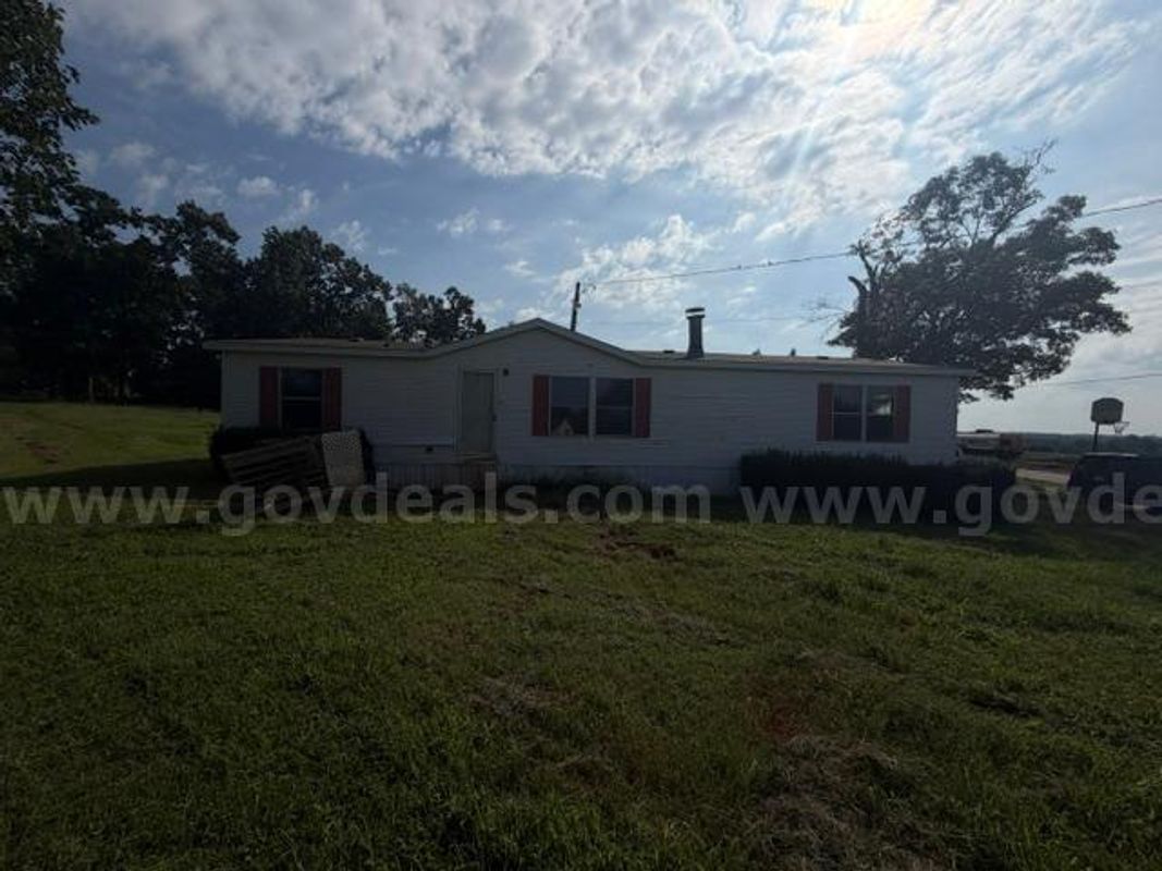 Mobile Home - (No Land)
