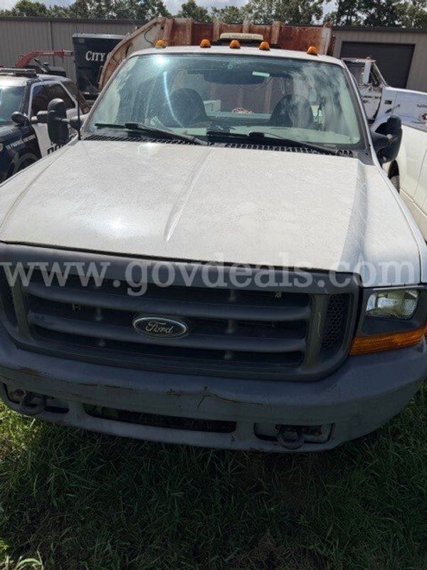 1999 Ford F-350 SD XL SuperCab 2WD DRW