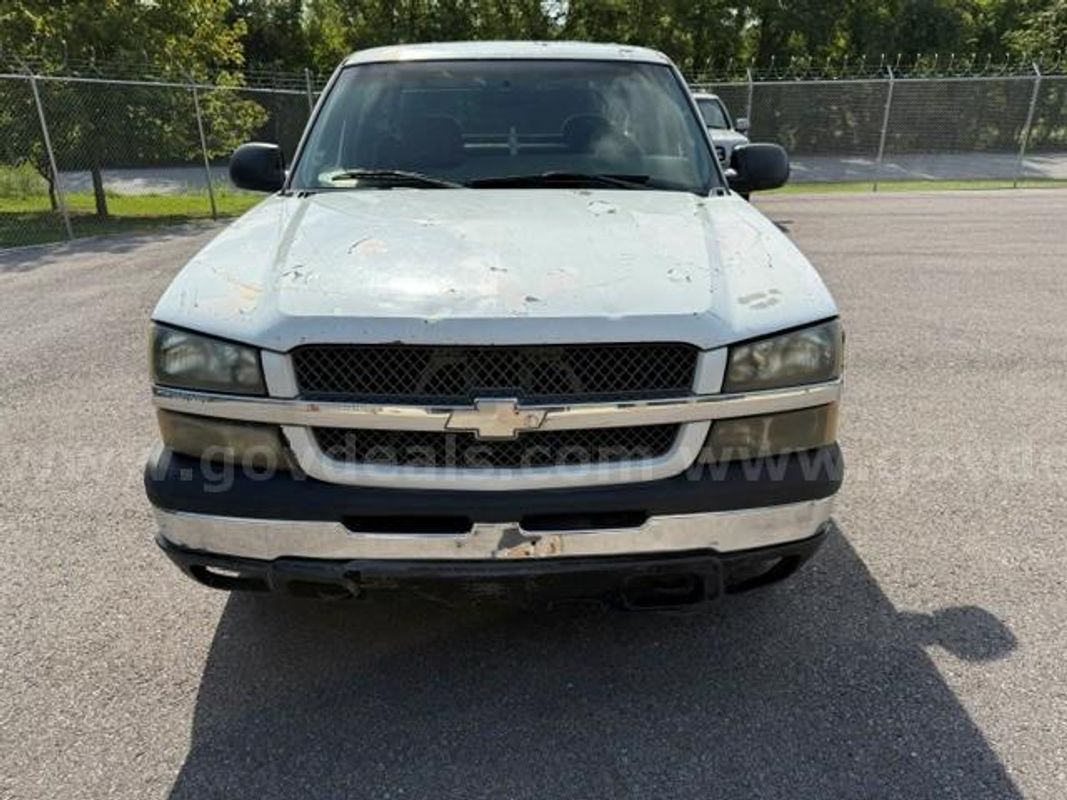 2003 Chevrolet Silverado 1500 LS Ext. Cab Short Bed 2WD