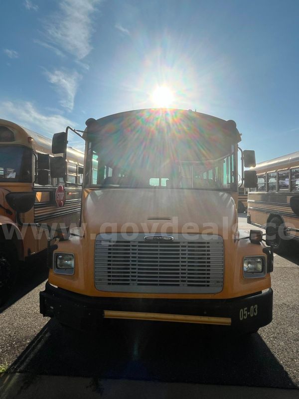 2005 Freightliner/Thomas Bus #2186 (CA1461)