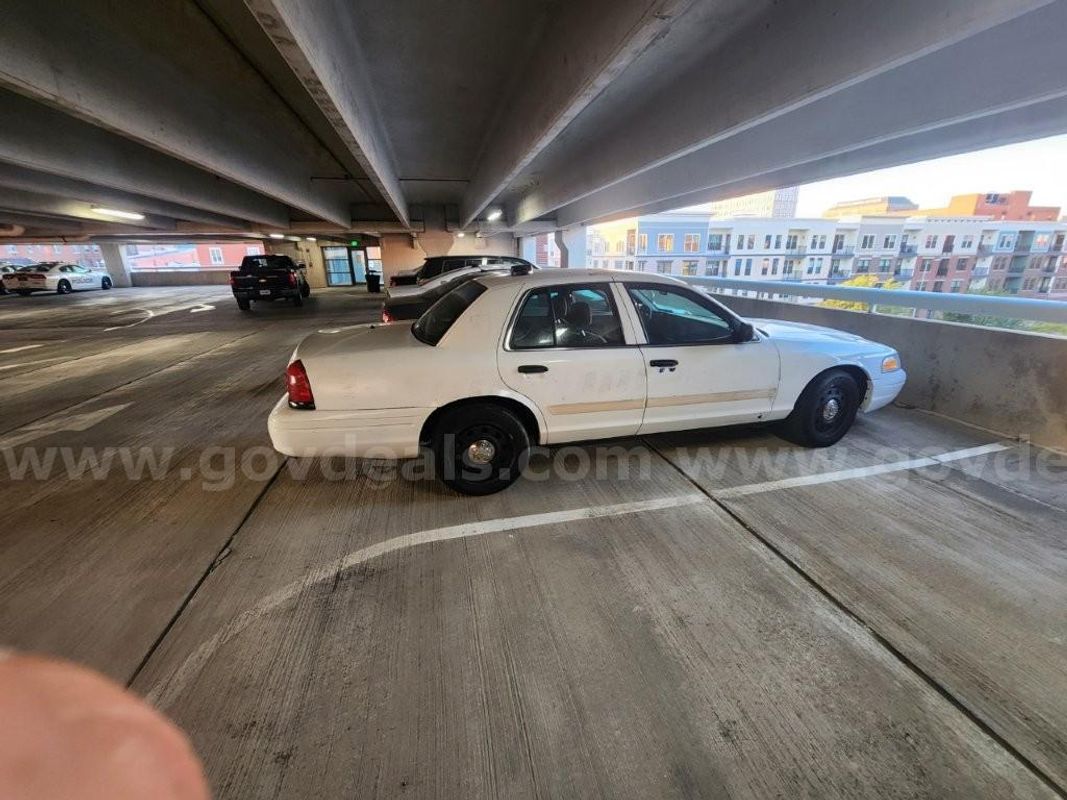 2009 Ford Crown Victoria POLICE