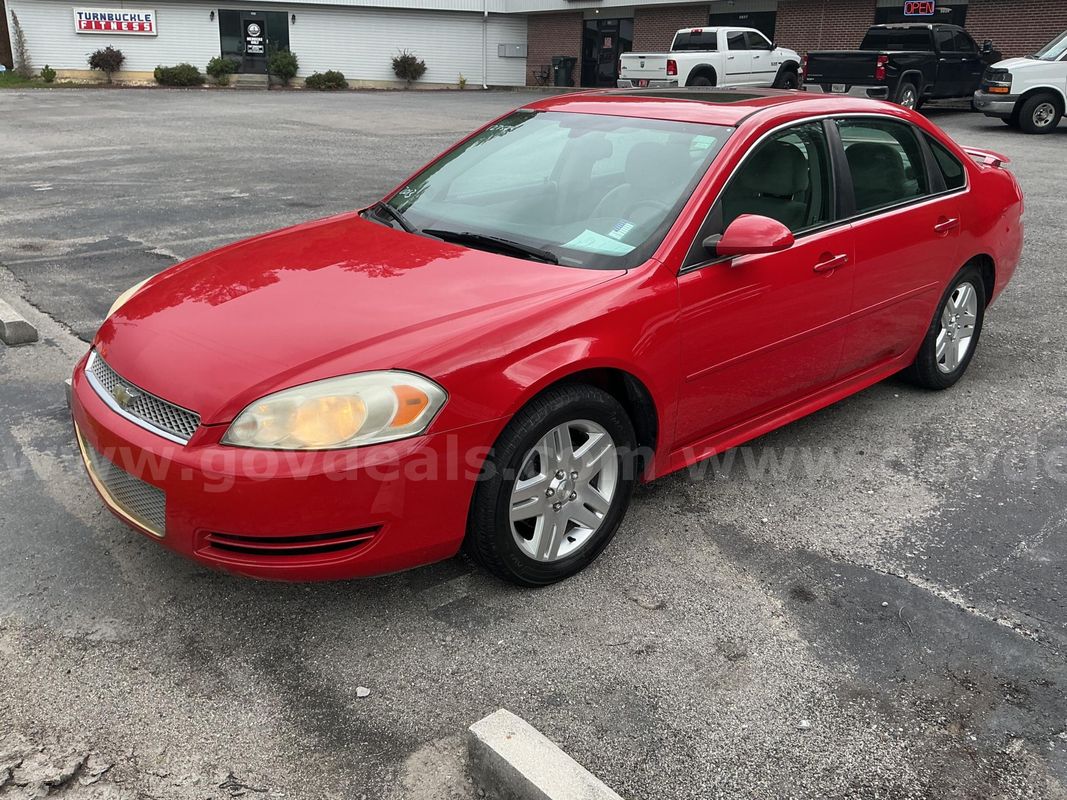 2013 Chevrolet IMPALA LT/3.6L automatic/clean title/ Runs/Drives-Low Miles