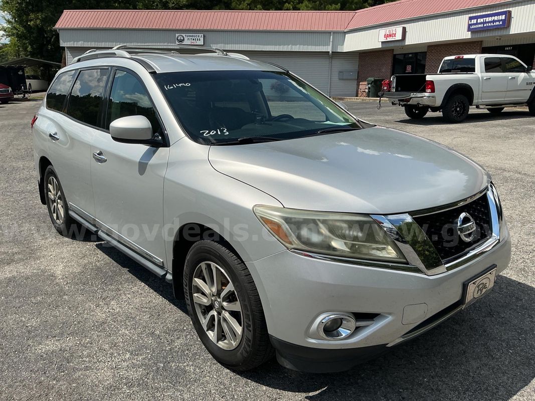 2013 NISSAN PATHFINDER SL 3.5L/automatic/runs/drives 161k miles