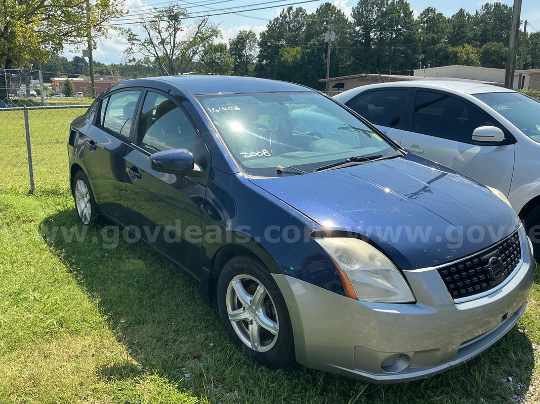 2008 Nissan Sentra 2.0L FWD -automatic clean title-NO RESERVE (see description)