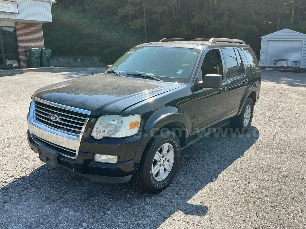 2010 Ford EXPLORER XLT 4.0L/automatic/runs/drives - clean title-clean carfax
