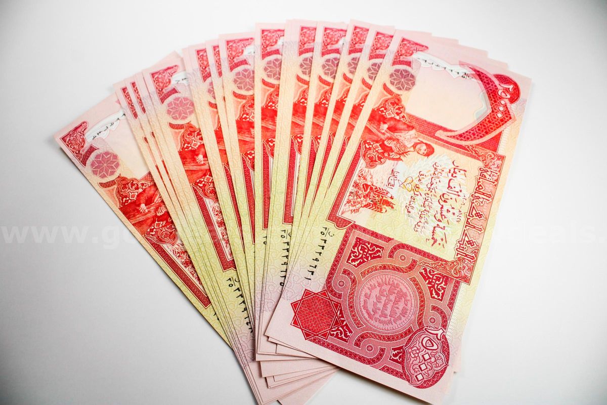 Twenty Iraq Currency 25000 Dinars Notes