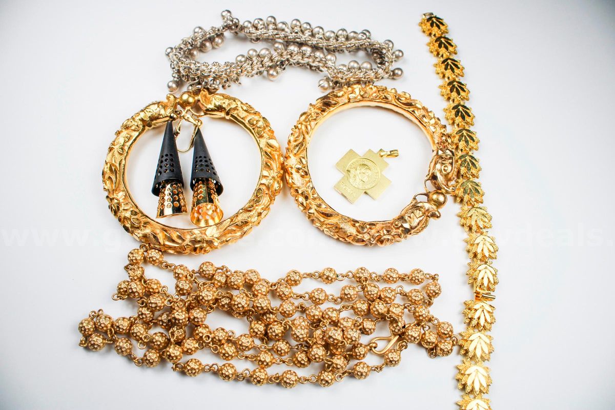 Solid Gold & Costume Jewelry Lot