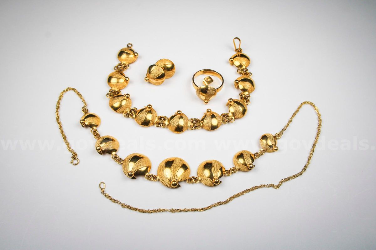 Matching 18kt Two Tone Jewelry Set