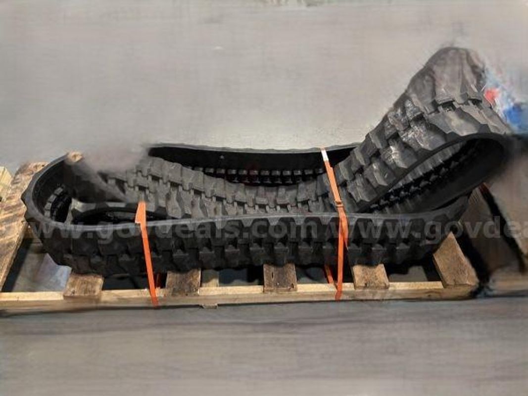 new set of bobcat brand 300x80x52 rubber equipment tracks