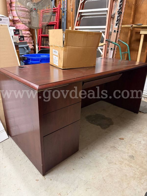Right Hand L-Shaped Wooden Desk