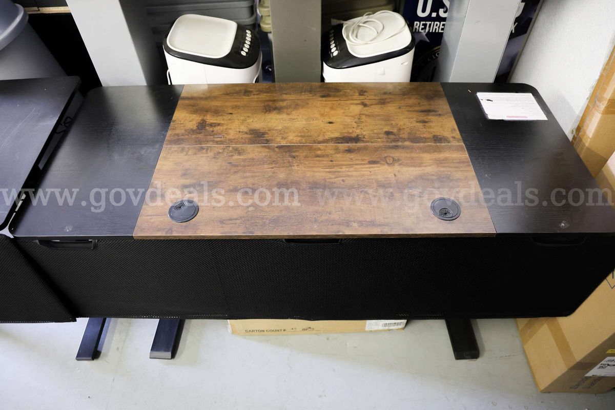 Standing desk