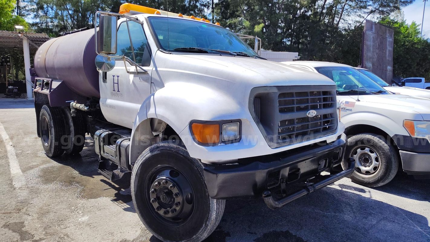 Ford F 650 Off Road Water Truck