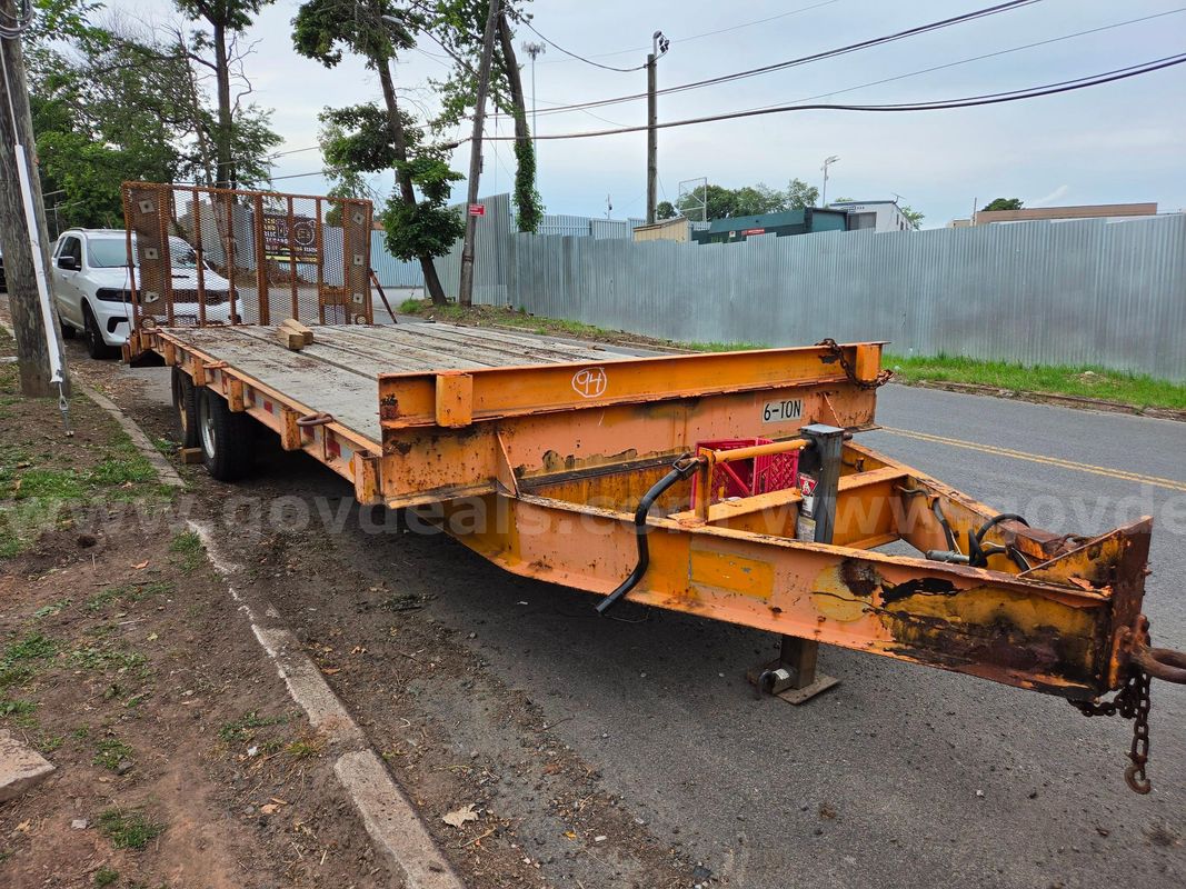 2002 Stephan Green 6 Ton Trailer