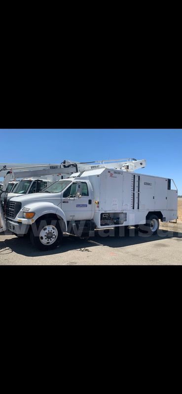 2001 Premier MT35P18 Deicer Truck