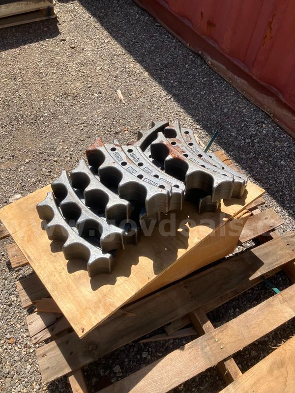 Sprockets, Bolts, Rippers, & Pins for a Cat 955 Dozer