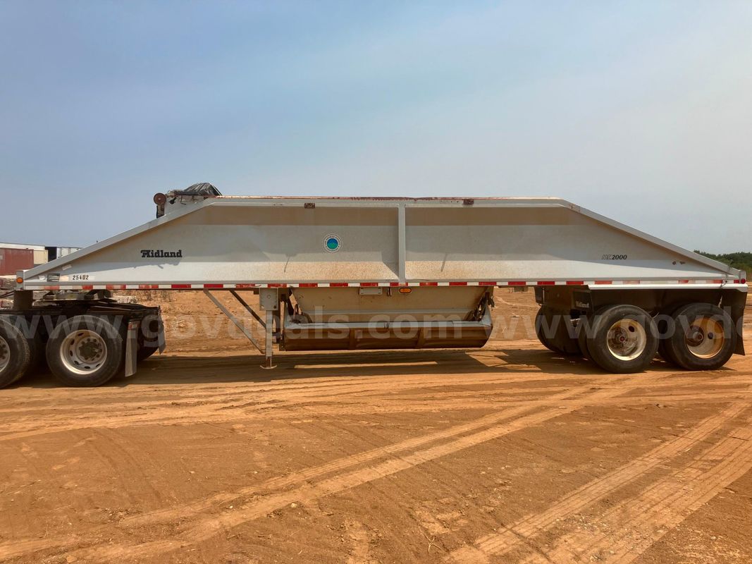 2003 Midland T/A 20CYD Belly Dump Trailer