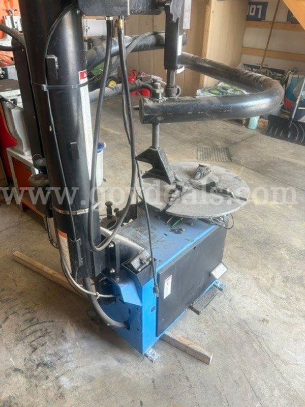 Snap On Swing arm Tire Changer Model monty1625b