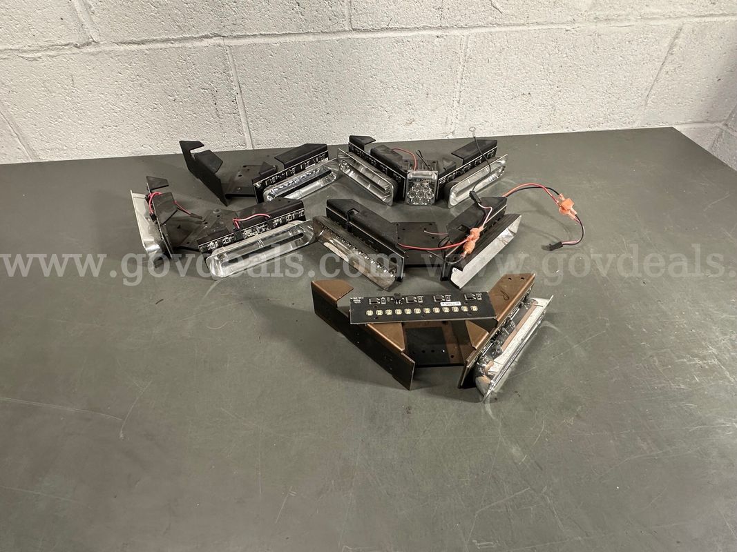 Lot of Code 3 RX2700 Corner Heads -WILL SHIP