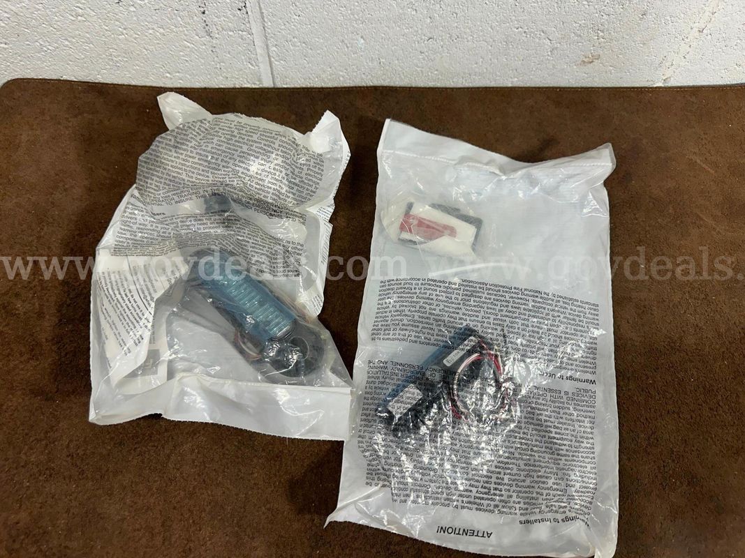 NOS Whelen Universal Ion and Surface Mount Ion Red/Blue -WILL SHIP