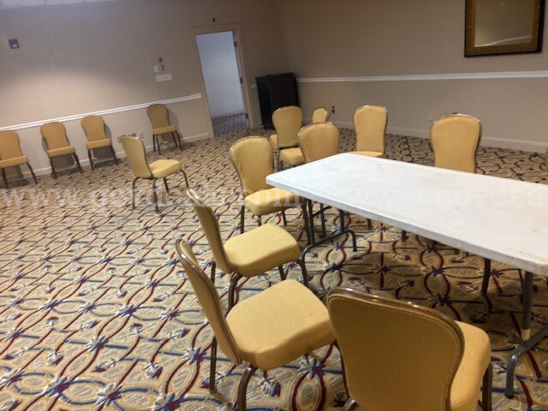 Banquet Chairs (Quantity 195)