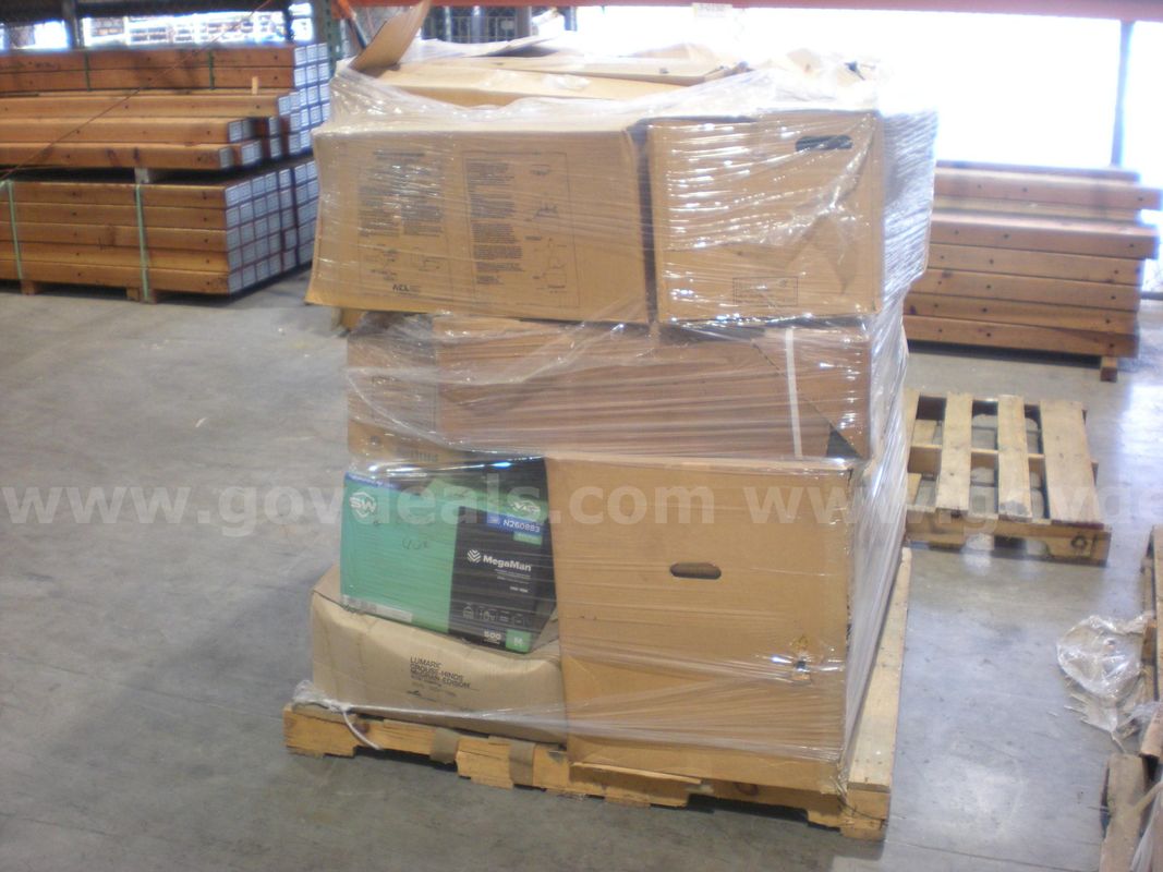 Pallet of Lighting Parts #1