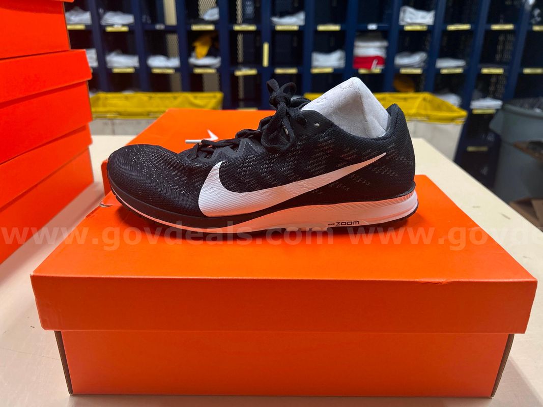Nike Tennis Shoes