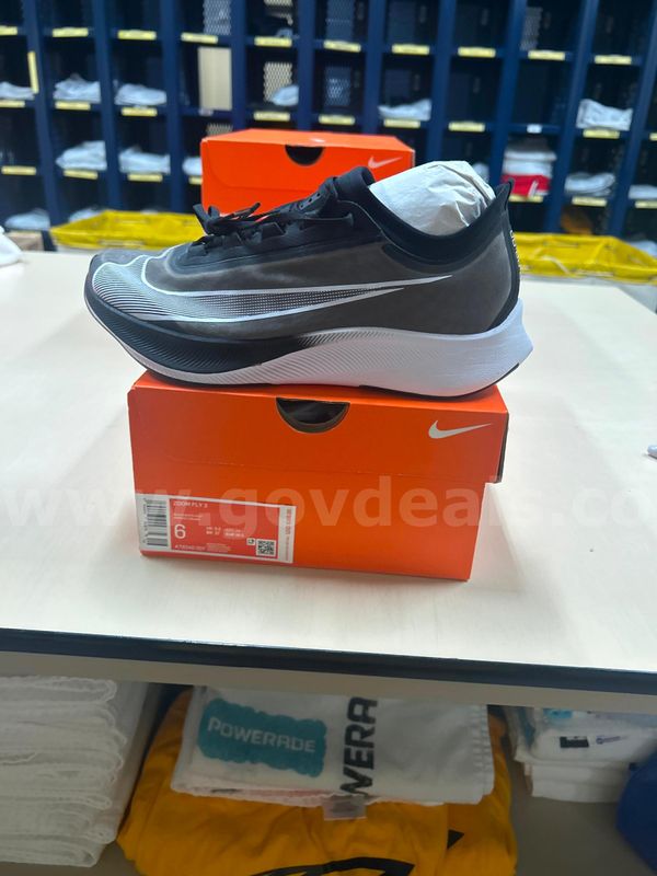 Nike Tennis Shoes
