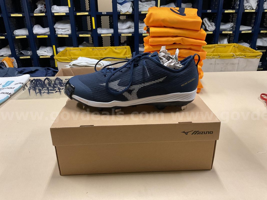 Navy Mizuno Baseball Cleats