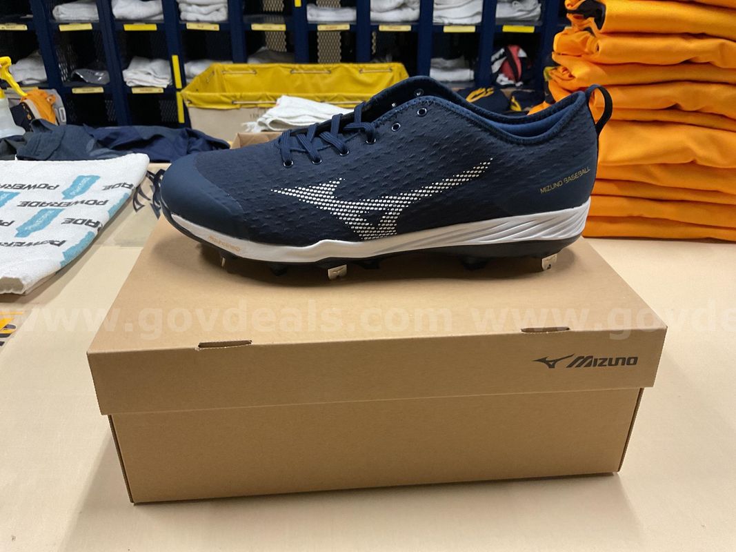 Navy Mizuno Dominant 4