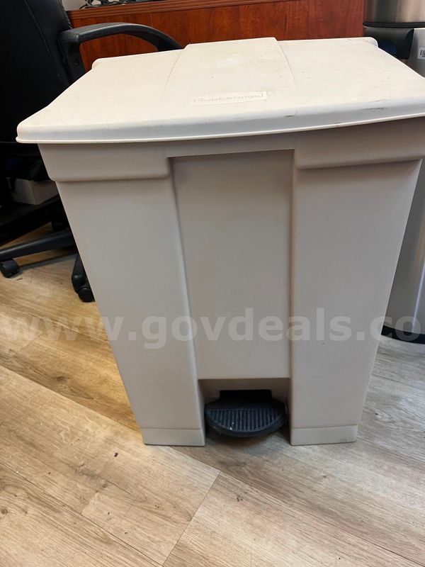 GARBAGE BIN
